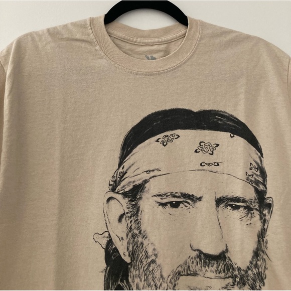 Brand New Willie Nelson Graphic Tshirt Size Small - Picture 2 of 8